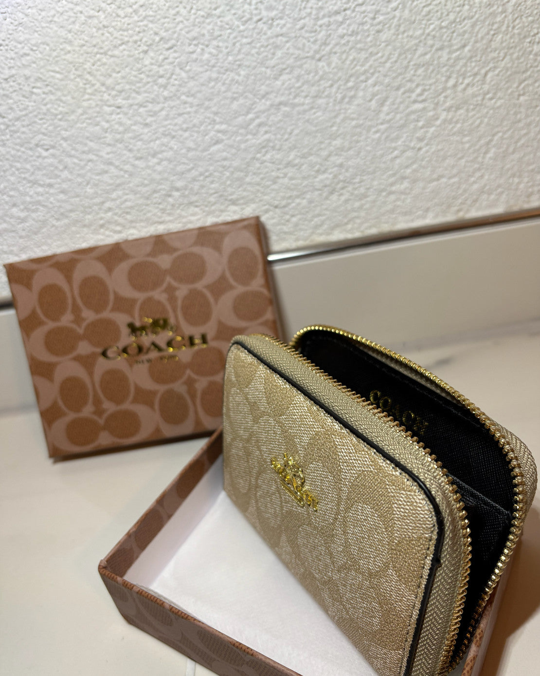 COACH Portmonnaie, Kartenetui mit Rundum Reissverschluss aus Signature Canvas